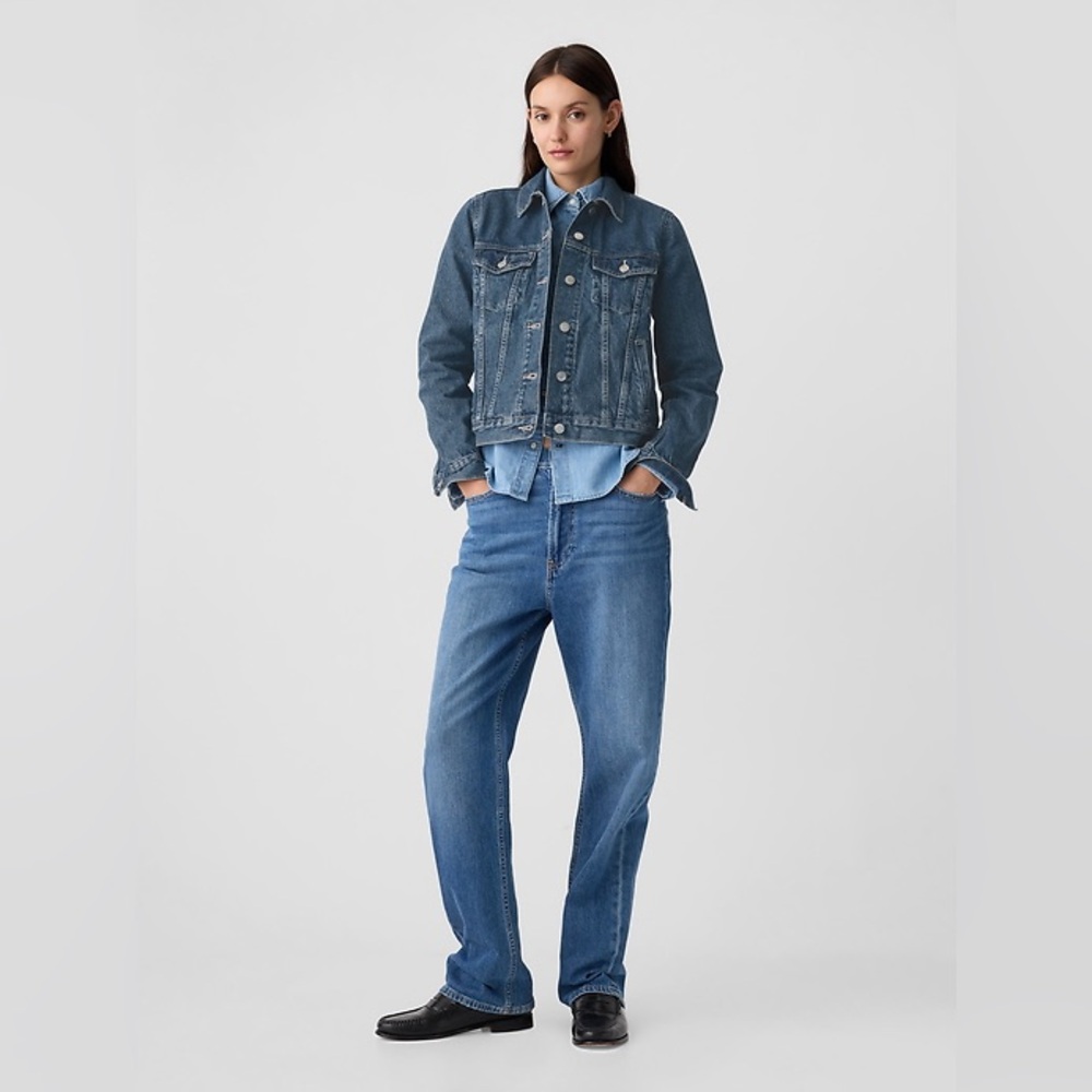 Gap Icon Denim Trucker Jacket size medium